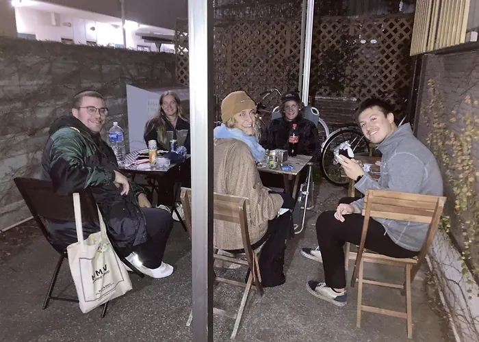 J背包客旅館